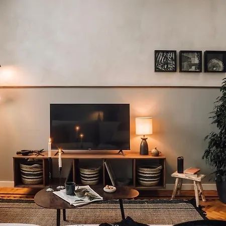 Soum - 2 Bedrooms In Alvalade