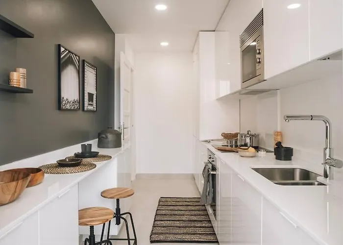 Soum - 2 Bedrooms In Alvalade Apartment *