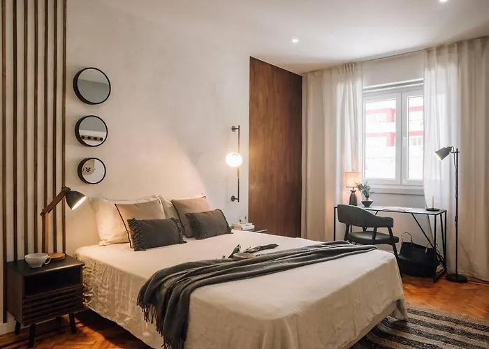 Soum - 2 Bedrooms In Alvalade Apartment Lisbon