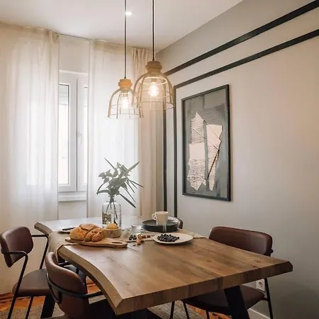 Apartman Soum - 2 Bedrooms In Alvalade Lisboa